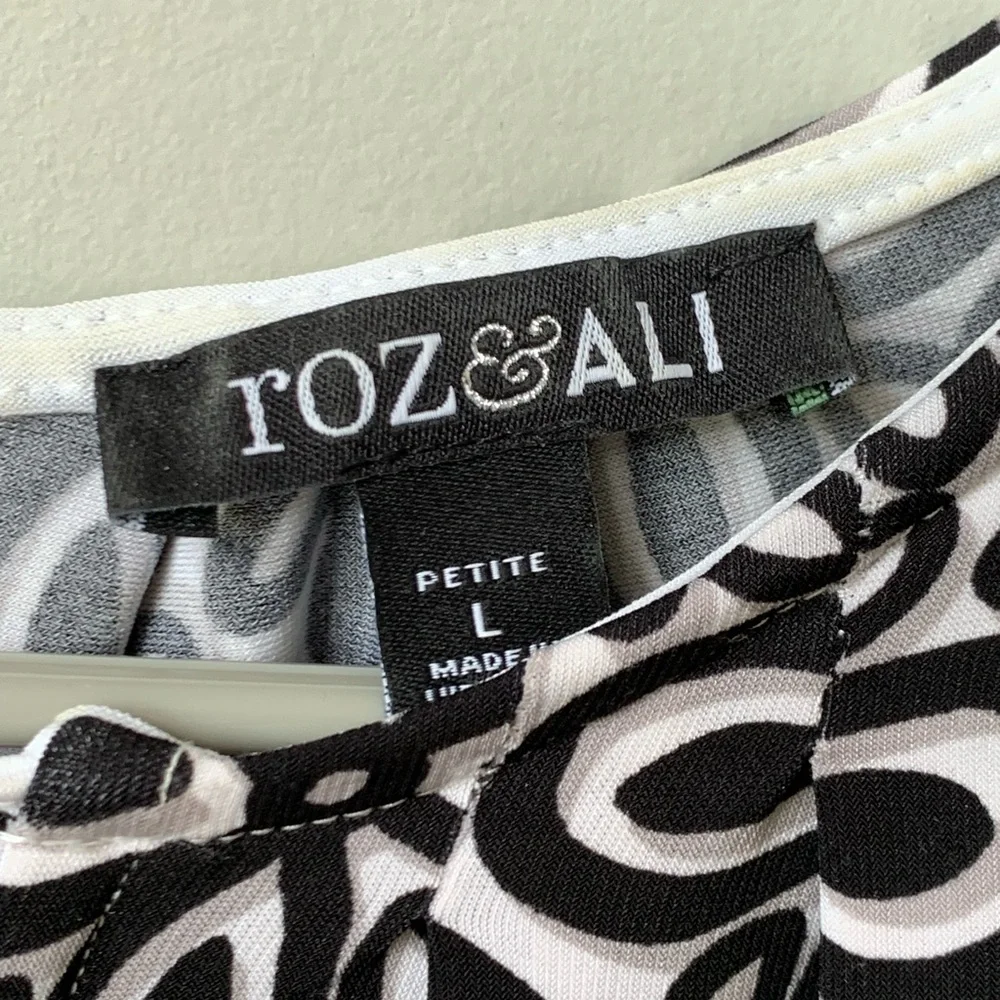 Roz & Ali keyhole front